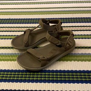 Teva size 9